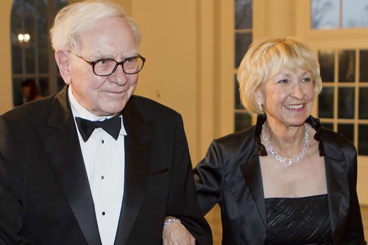 Warren Buffett And Astrid Menks